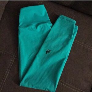 P’tula Alicia Capri leggings